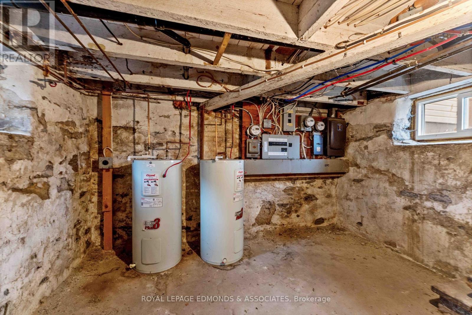 












54 ISABELLA STREET

,
Pembroke,




Ontario
K8A5S5

