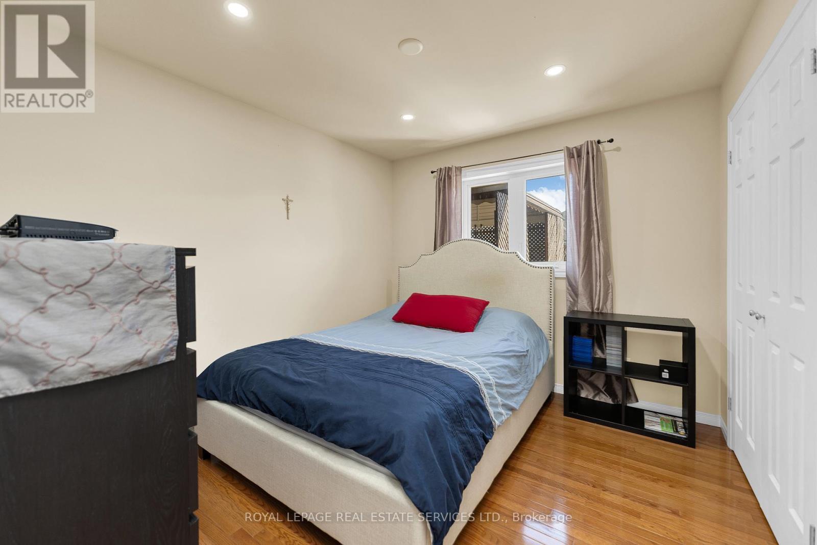












185 AMY CROFT DRIVE

,
Lakeshore,




Ontario
N9K1E3

