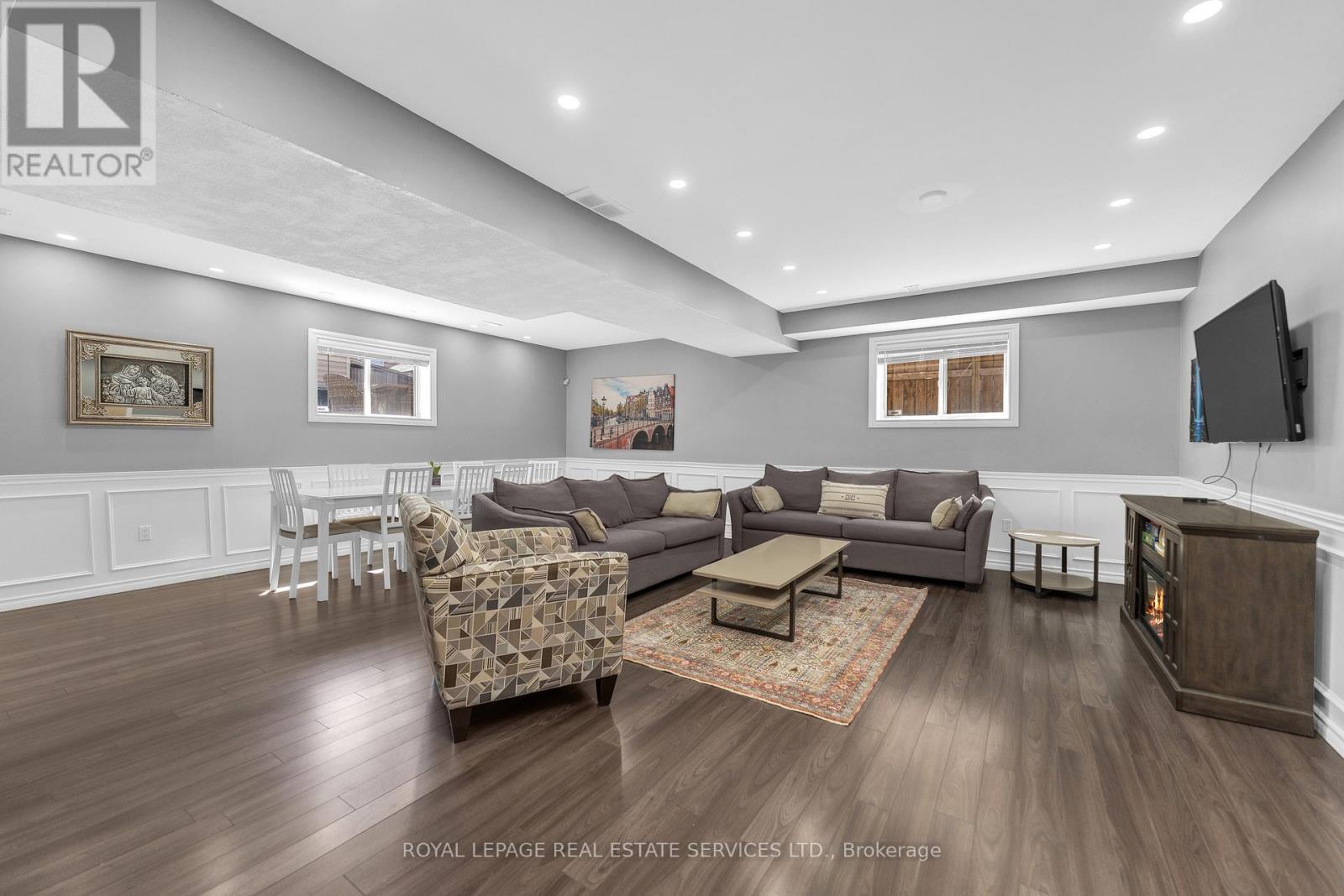 












185 AMY CROFT DRIVE

,
Lakeshore,




Ontario
N9K1E3

