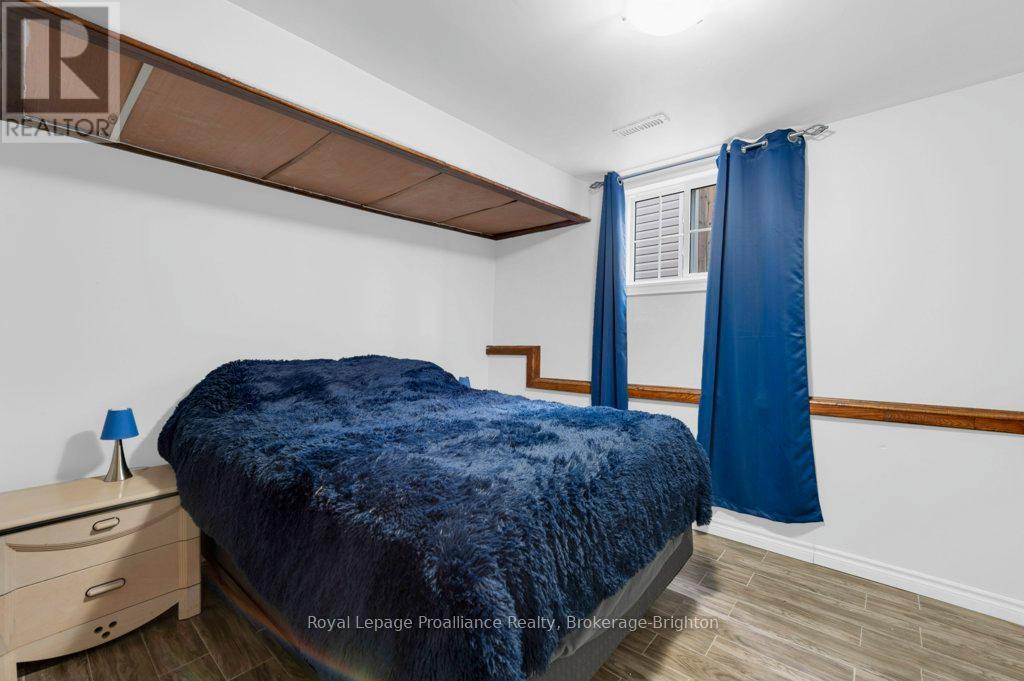 












48 FLEMING ROAD

,
Quinte West (Trenton Ward),




Ontario
K8V6P7

