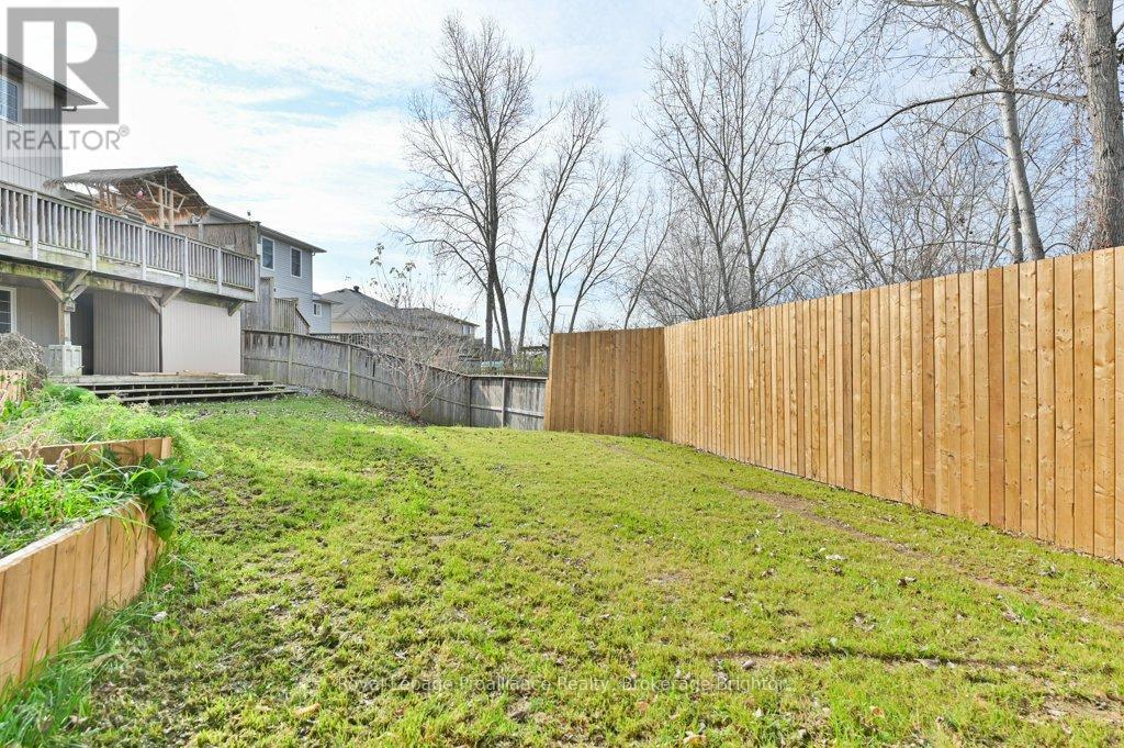 












48 FLEMING ROAD

,
Quinte West (Trenton Ward),




Ontario
K8V6P7

