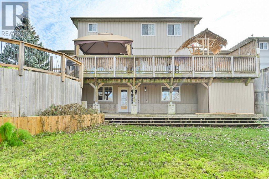 












48 FLEMING ROAD

,
Quinte West (Trenton Ward),




Ontario
K8V6P7

