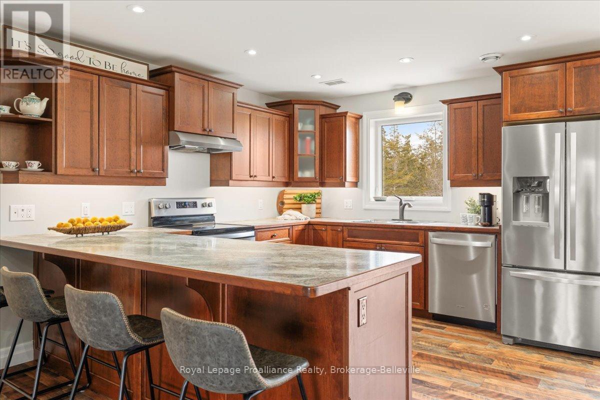 












264 GLEN MILLER ROAD

,
Quinte West (Sidney Ward),




Ontario
K8V5P8

