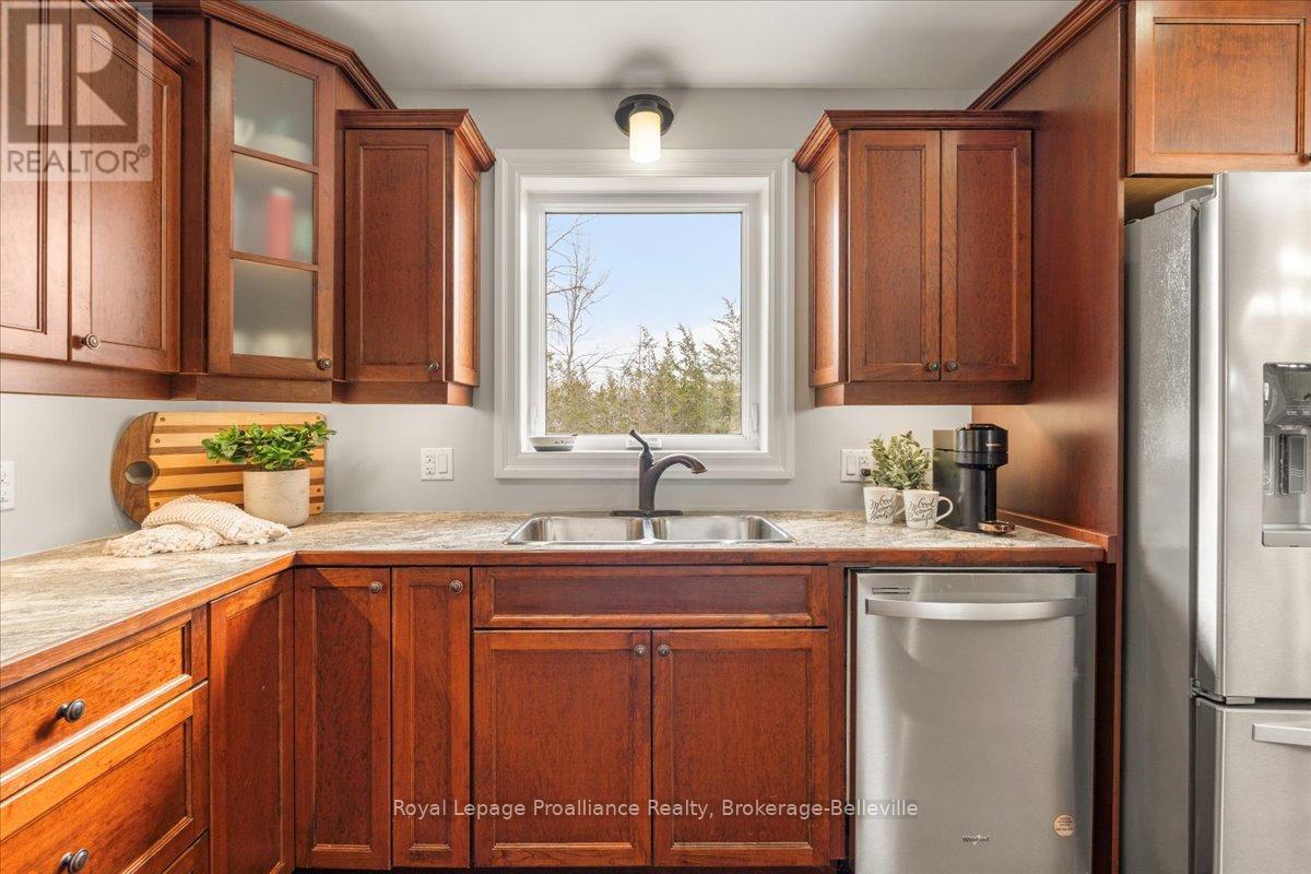 












264 GLEN MILLER ROAD

,
Quinte West (Sidney Ward),




Ontario
K8V5P8

