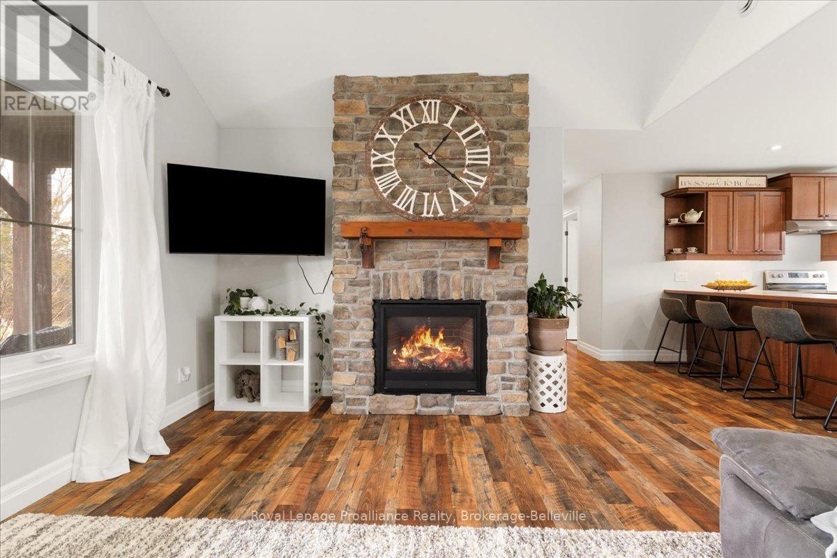 












264 GLEN MILLER ROAD

,
Quinte West (Sidney Ward),




Ontario
K8V5P8

