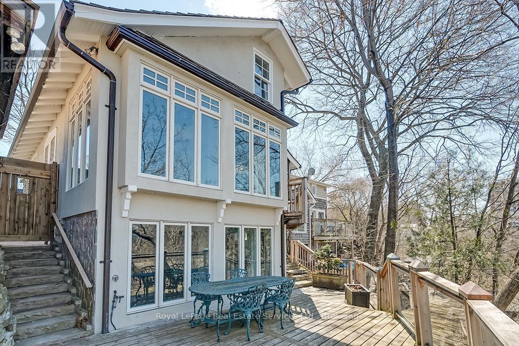












213 RANDALL STREET

,
Oakville (OO Old Oakville),




Ontario
L6J1P5

