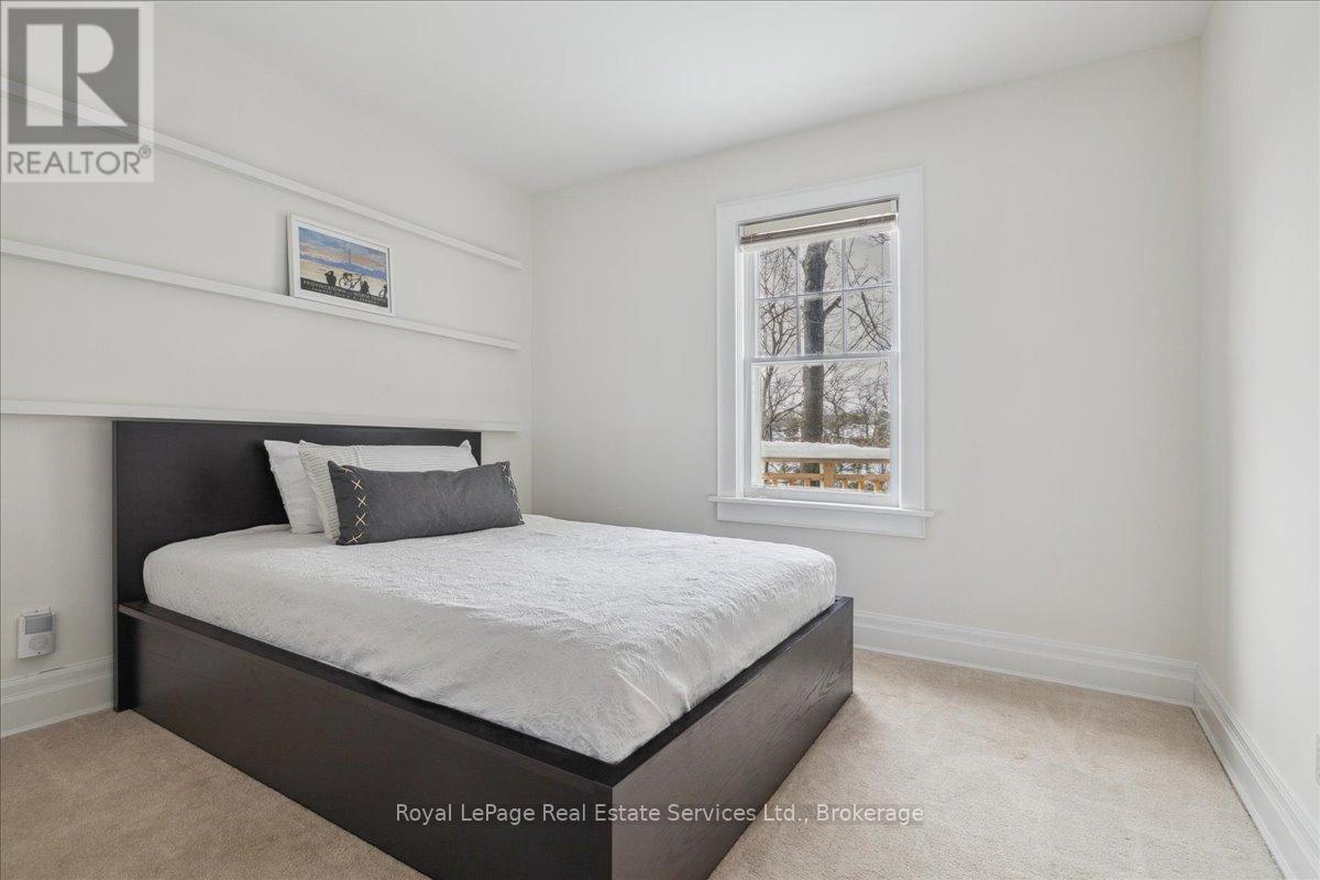 












213 RANDALL STREET

,
Oakville (OO Old Oakville),




Ontario
L6J1P5

