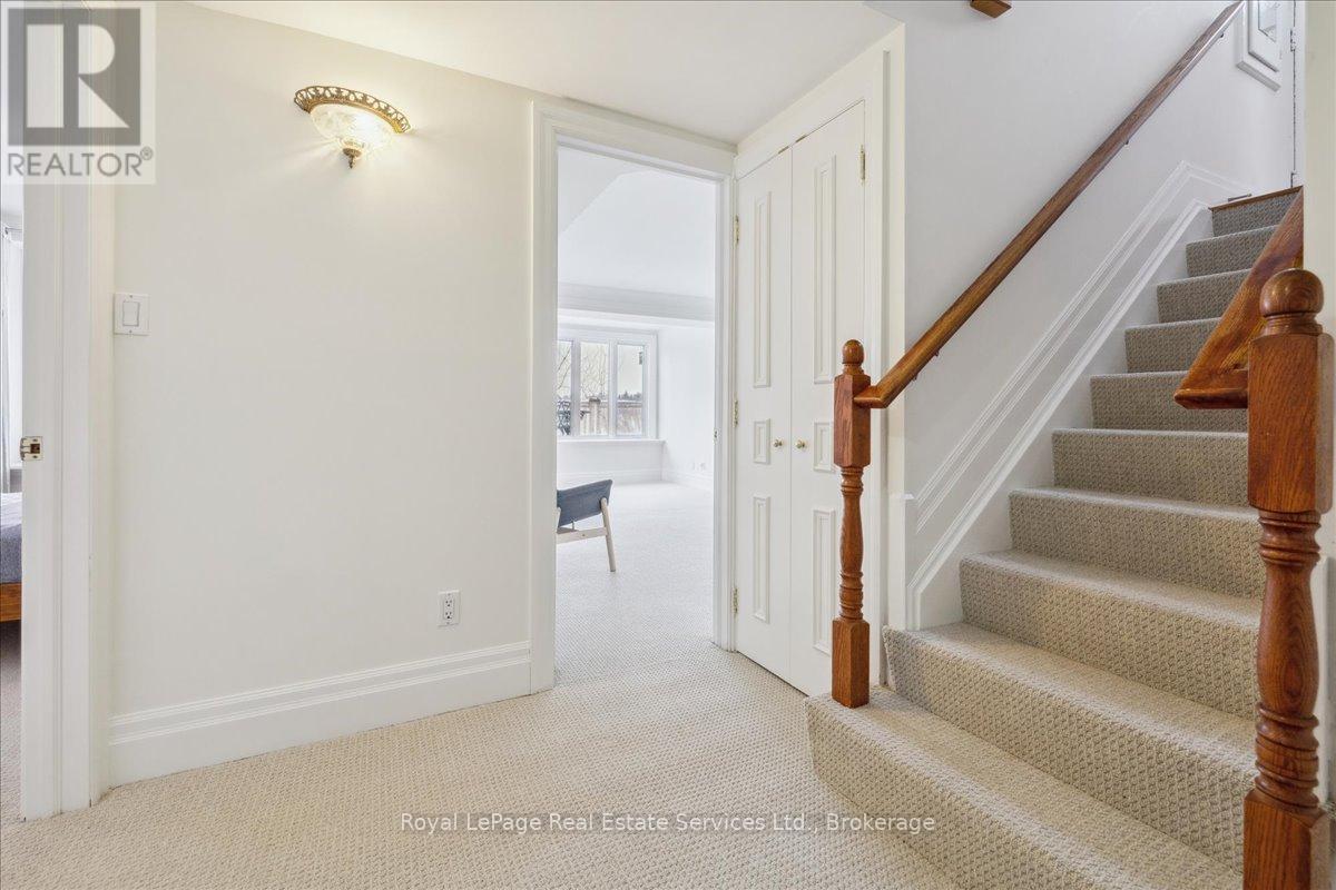 












213 RANDALL STREET

,
Oakville (OO Old Oakville),




Ontario
L6J1P5

