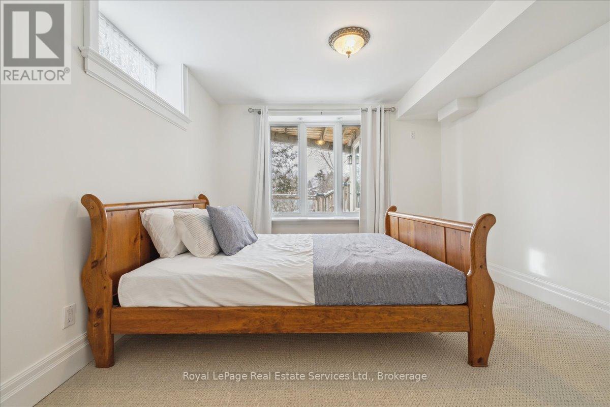 












213 RANDALL STREET

,
Oakville (OO Old Oakville),




Ontario
L6J1P5

