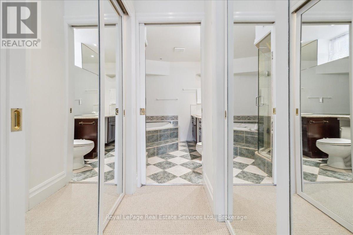 












213 RANDALL STREET

,
Oakville (OO Old Oakville),




Ontario
L6J1P5

