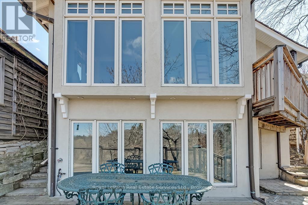












213 RANDALL STREET

,
Oakville (OO Old Oakville),




Ontario
L6J1P5

