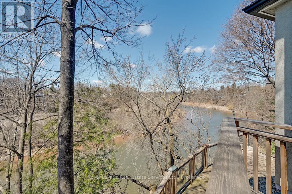












213 RANDALL STREET

,
Oakville (OO Old Oakville),




Ontario
L6J1P5

