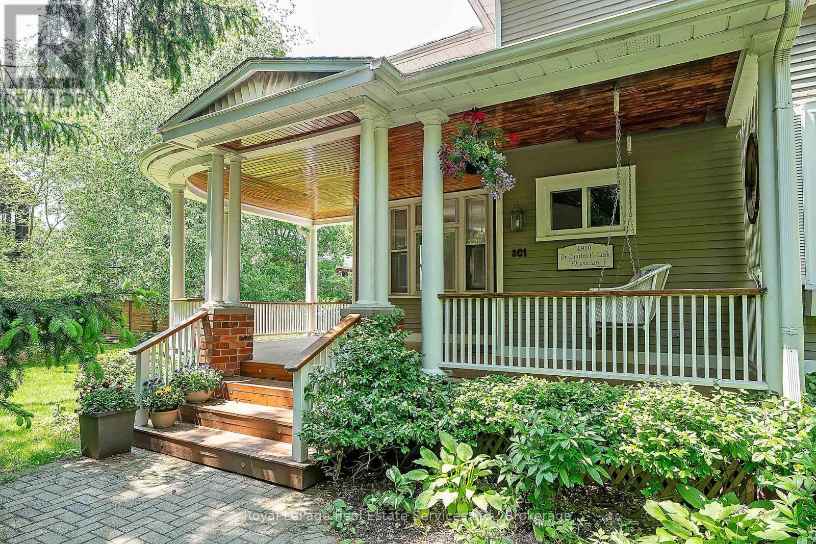 












301 PALMER AVENUE

,
Oakville (OO Old Oakville),




Ontario
L6J1T2

