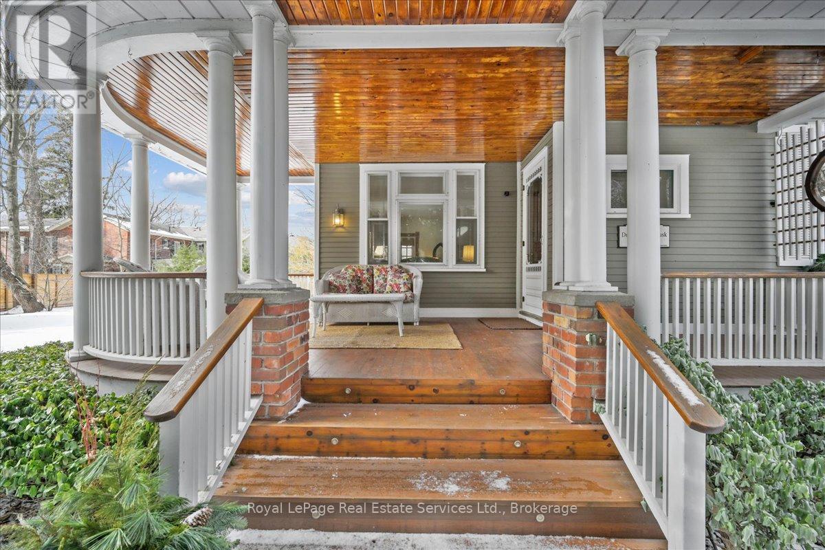 












301 PALMER AVENUE

,
Oakville (OO Old Oakville),




Ontario
L6J1T2

