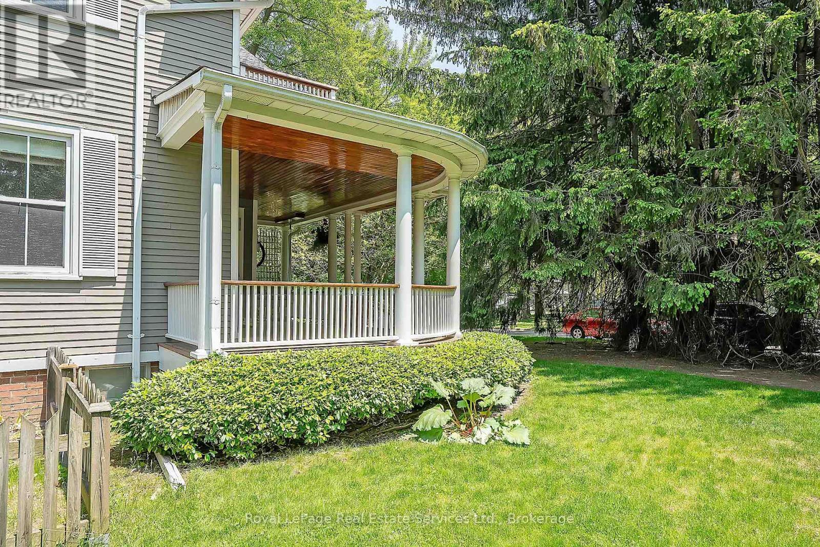 












301 PALMER AVENUE

,
Oakville (OO Old Oakville),




Ontario
L6J1T2

