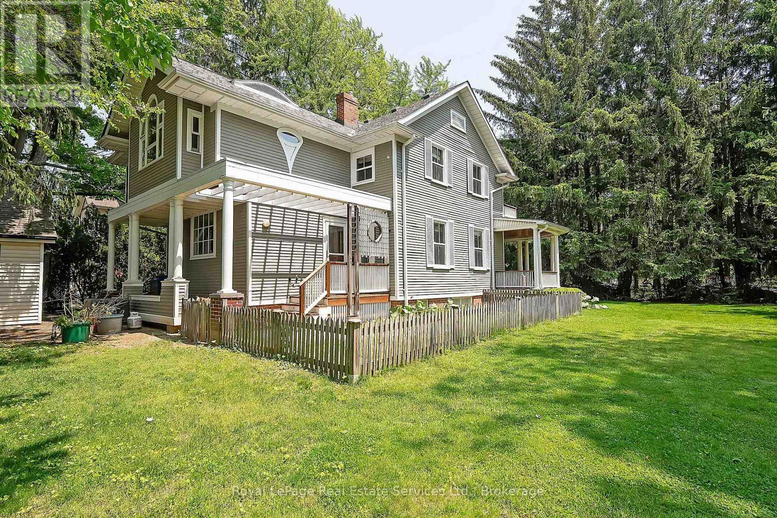 












301 PALMER AVENUE

,
Oakville (OO Old Oakville),




Ontario
L6J1T2


