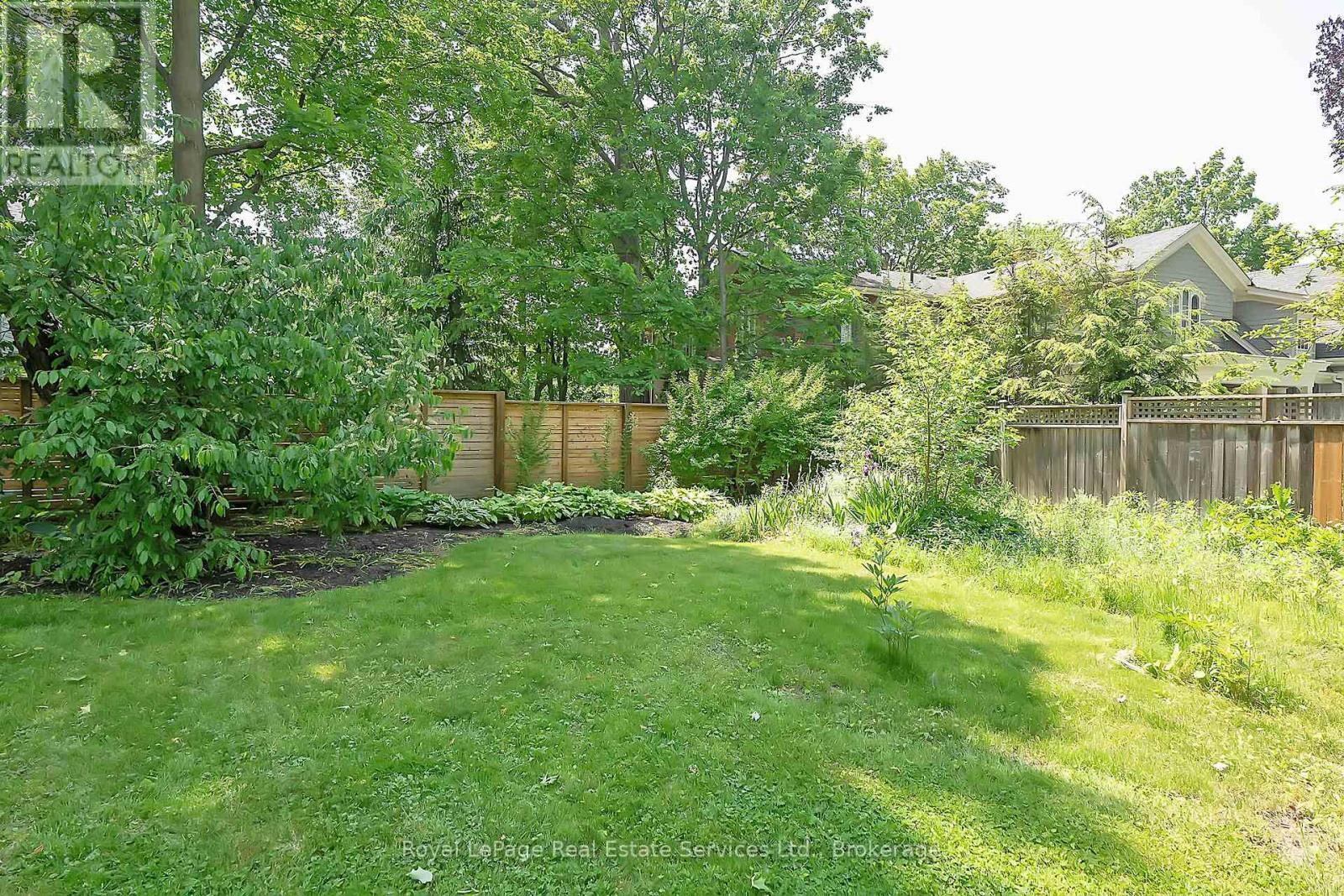 












301 PALMER AVENUE

,
Oakville (OO Old Oakville),




Ontario
L6J1T2

