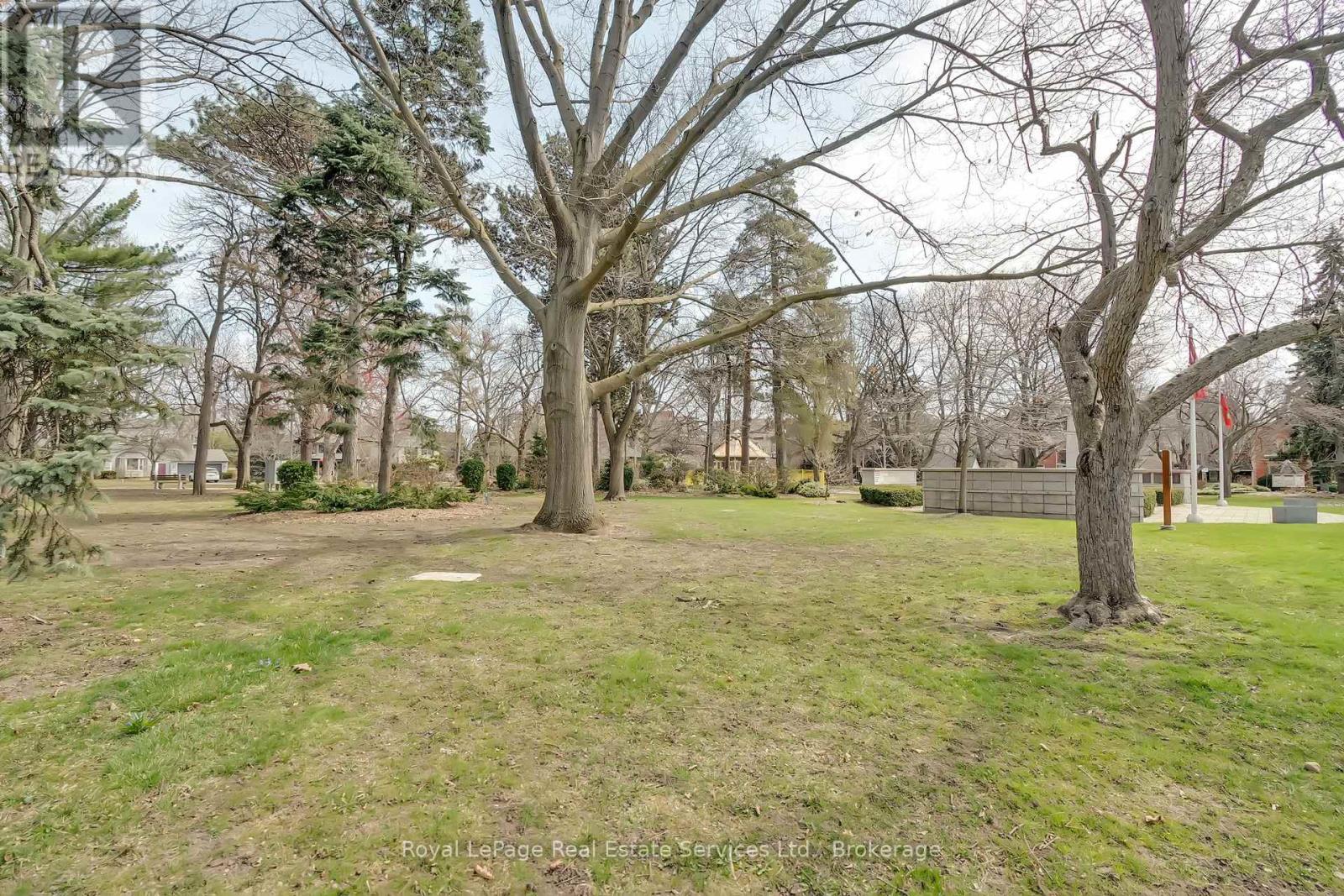 












301 PALMER AVENUE

,
Oakville (OO Old Oakville),




Ontario
L6J1T2

