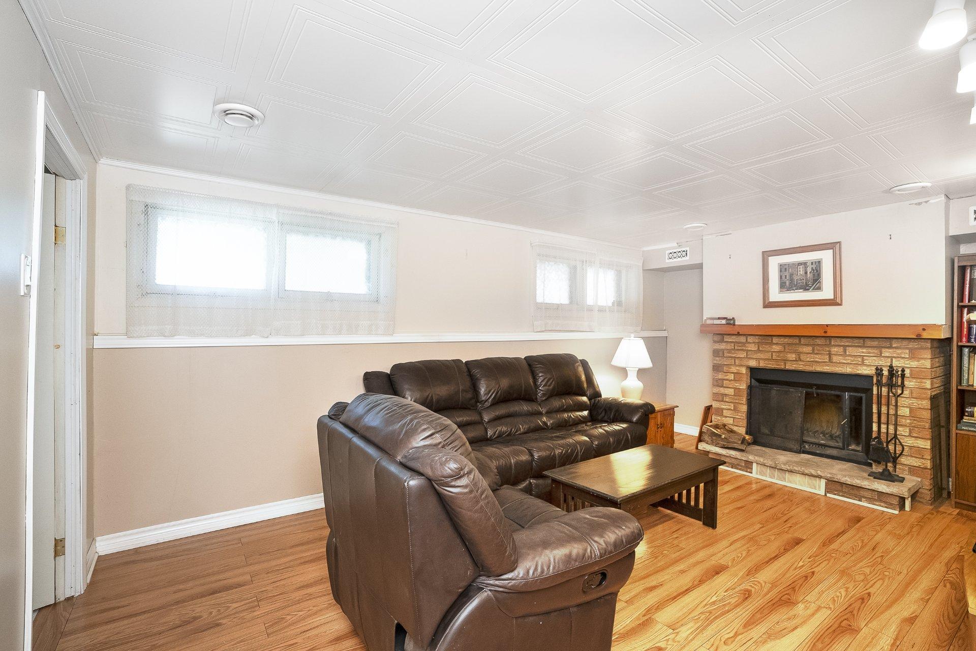 









754


Rue Golbourn

,
Longueuil (Greenfield Park),




QC
J4V3H3


