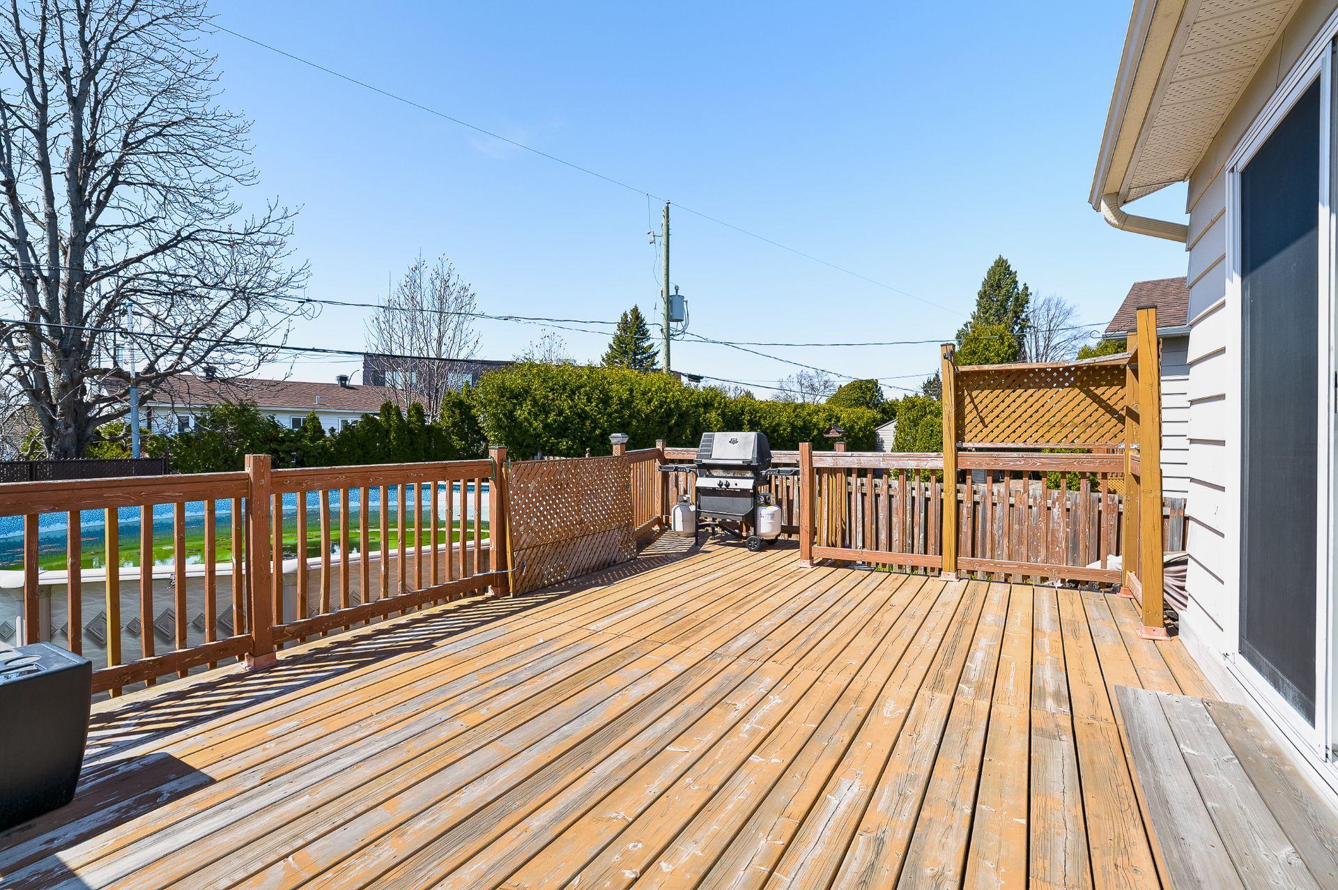 









754


Rue Golbourn

,
Longueuil (Greenfield Park),




QC
J4V3H3

