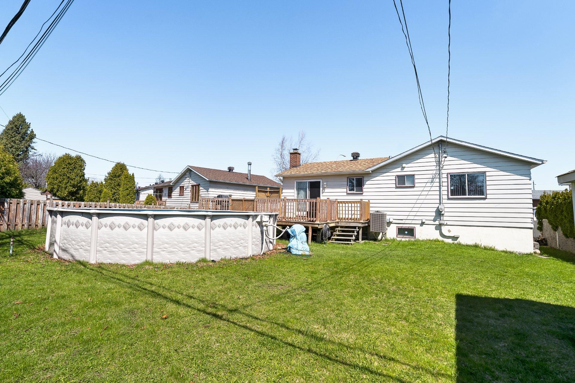 









754


Rue Golbourn

,
Longueuil (Greenfield Park),




QC
J4V3H3

