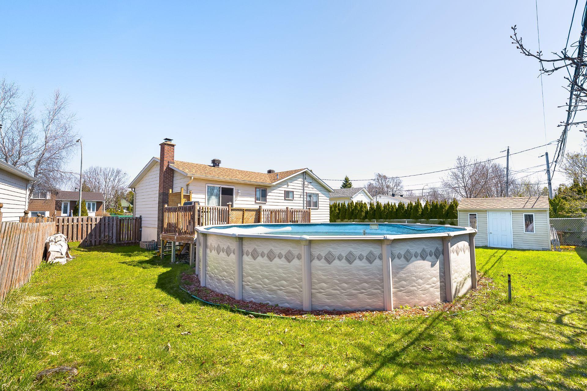 









754


Rue Golbourn

,
Longueuil (Greenfield Park),




QC
J4V3H3

