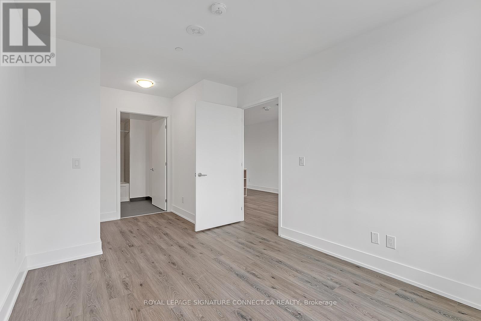 












325 - 3100 KEELE STREET

,
Toronto,




Ontario
M3M2H4

