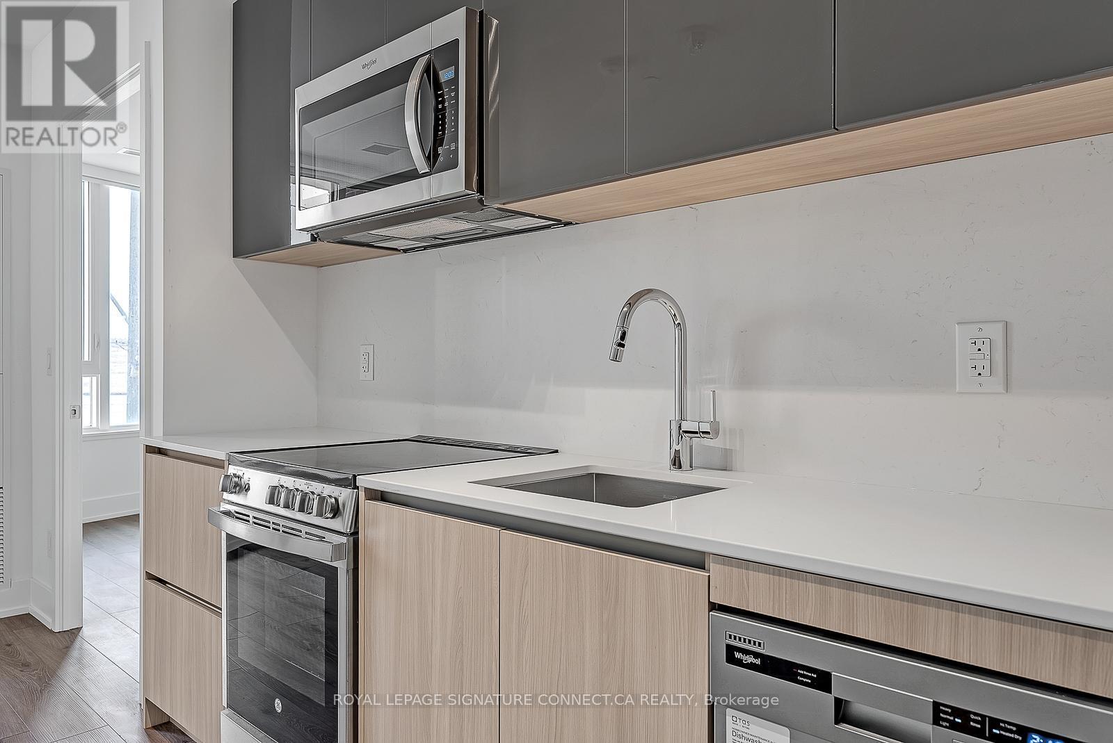 












325 - 3100 KEELE STREET

,
Toronto,




Ontario
M3M2H4

