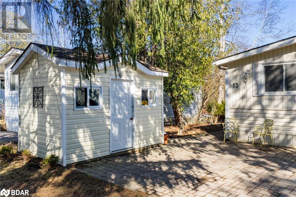 












13 BUSH Lane

,
Puslinch,




Ontario
N0B2J0

