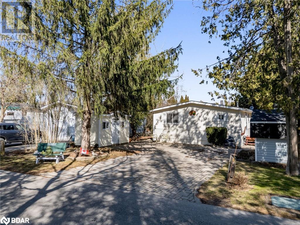 












13 BUSH Lane

,
Puslinch,




Ontario
N0B2J0

