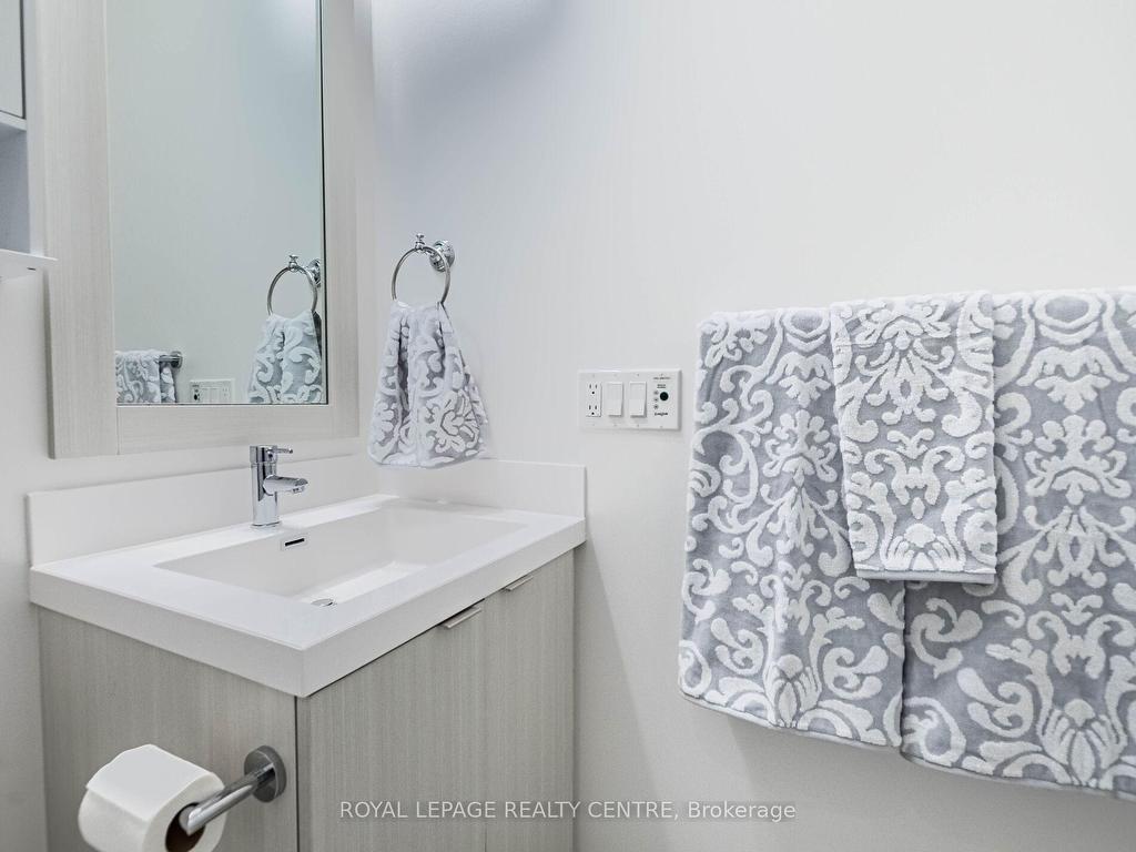 









9


Mabelle

Avenue, PH25,
Toronto,




ON
M9A 0E1

