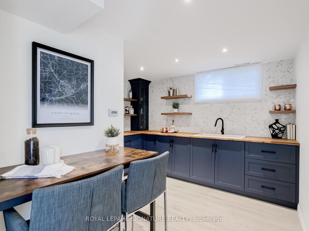 









71


Roseland

Drive,
Toronto,




ON
M8W 1Y4

