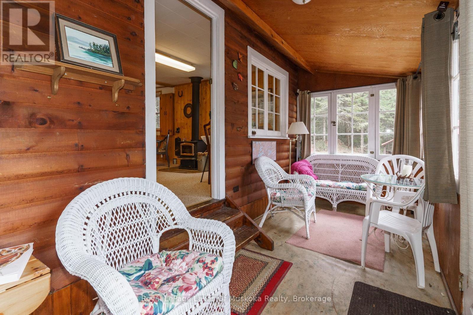 












1257 PAINT LAKE ROAD

,
Lake of Bays (Ridout),




Ontario
P0A1E0

