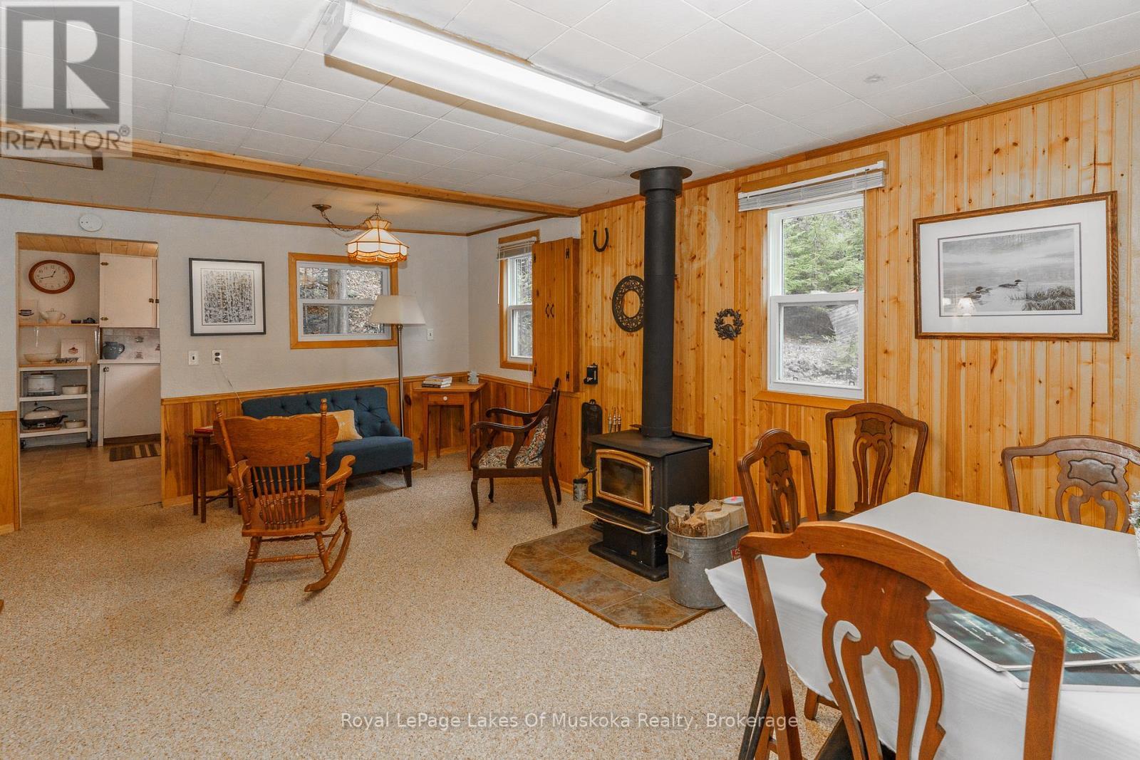 












1257 PAINT LAKE ROAD

,
Lake of Bays (Ridout),




Ontario
P0A1E0

