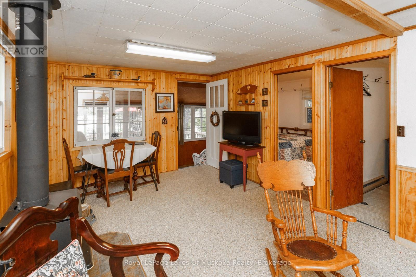 












1257 PAINT LAKE ROAD

,
Lake of Bays (Ridout),




Ontario
P0A1E0

