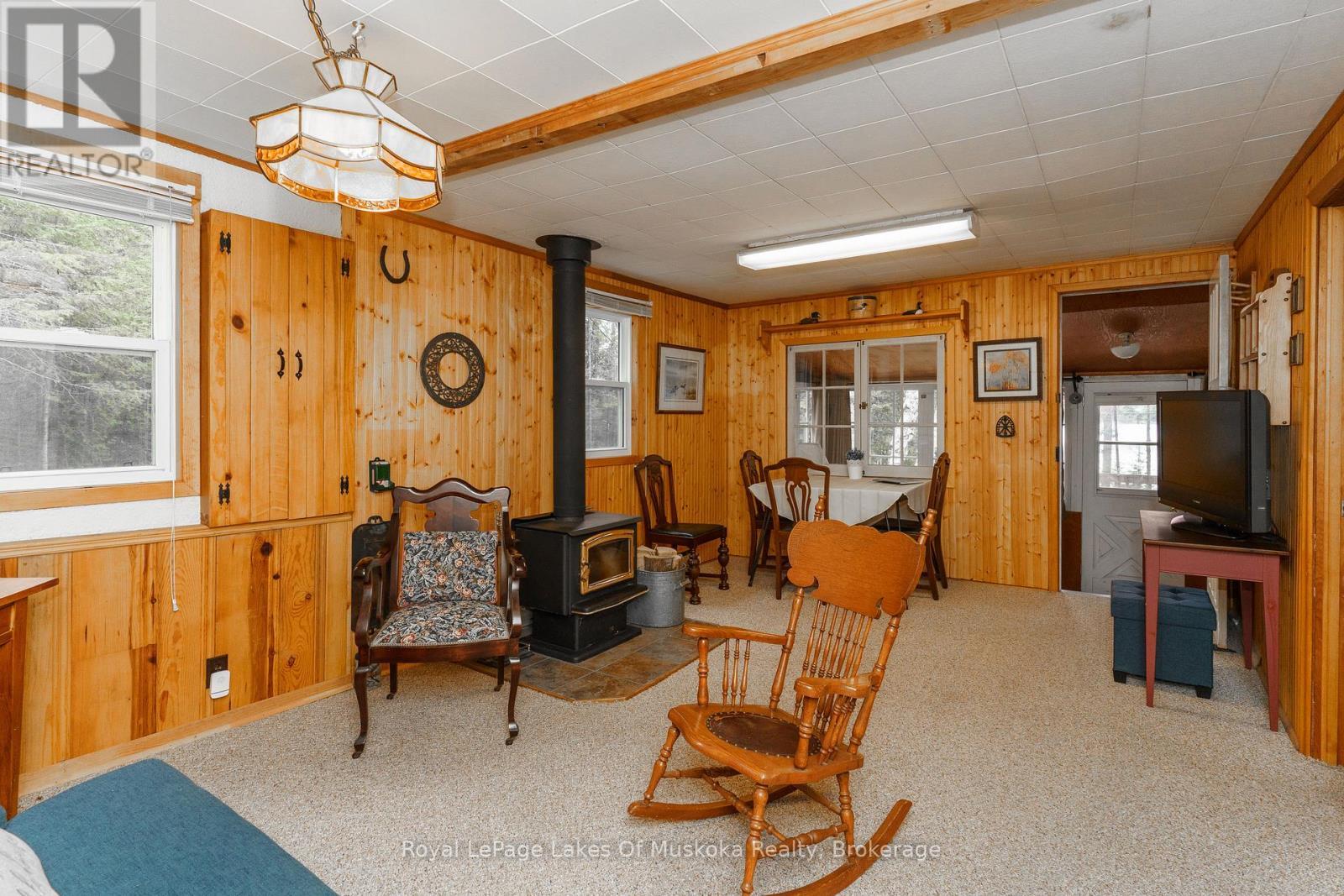 












1257 PAINT LAKE ROAD

,
Lake of Bays (Ridout),




Ontario
P0A1E0

