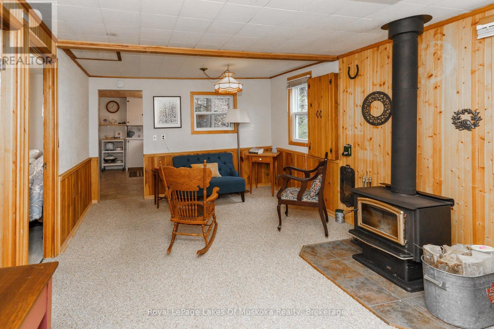 












1257 PAINT LAKE ROAD

,
Lake of Bays (Ridout),




Ontario
P0A1E0


