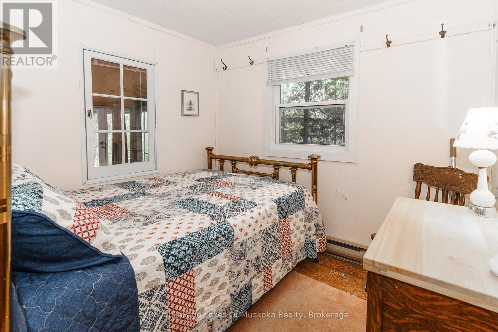 












1257 PAINT LAKE ROAD

,
Lake of Bays (Ridout),




Ontario
P0A1E0

