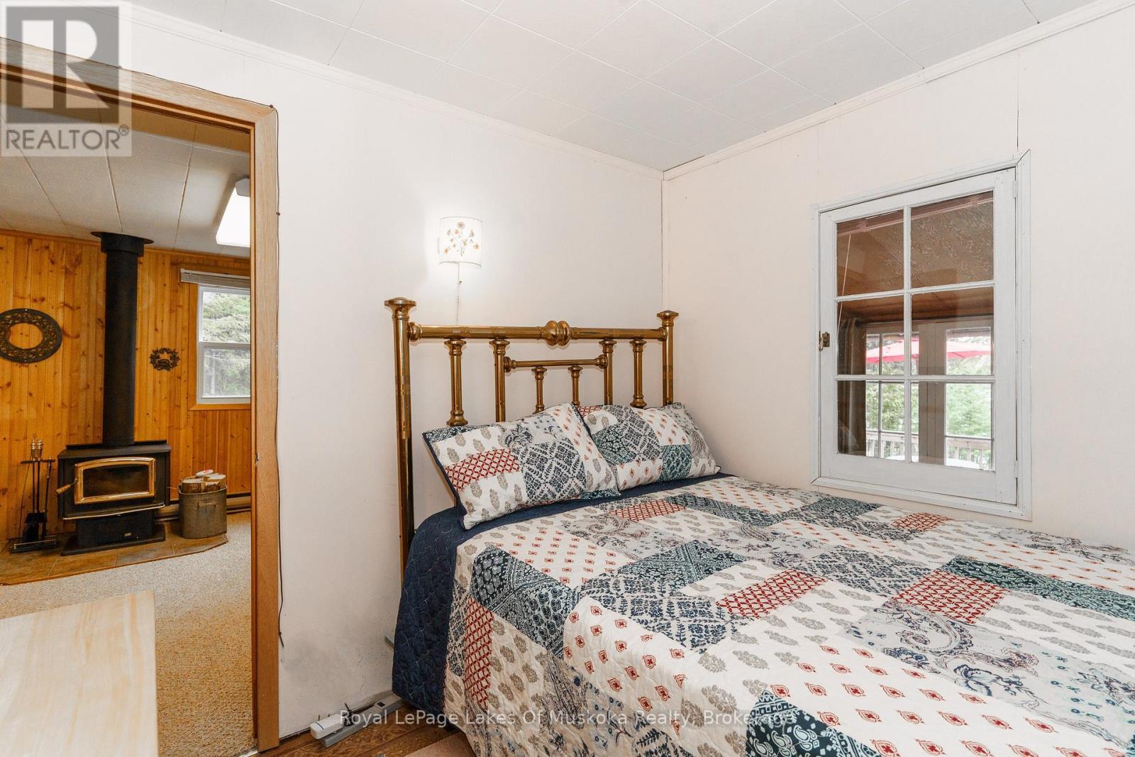 












1257 PAINT LAKE ROAD

,
Lake of Bays (Ridout),




Ontario
P0A1E0

