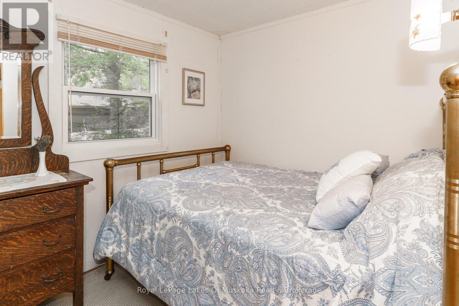 












1257 PAINT LAKE ROAD

,
Lake of Bays (Ridout),




Ontario
P0A1E0

