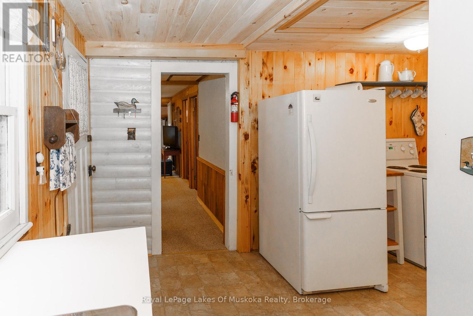 












1257 PAINT LAKE ROAD

,
Lake of Bays (Ridout),




Ontario
P0A1E0

