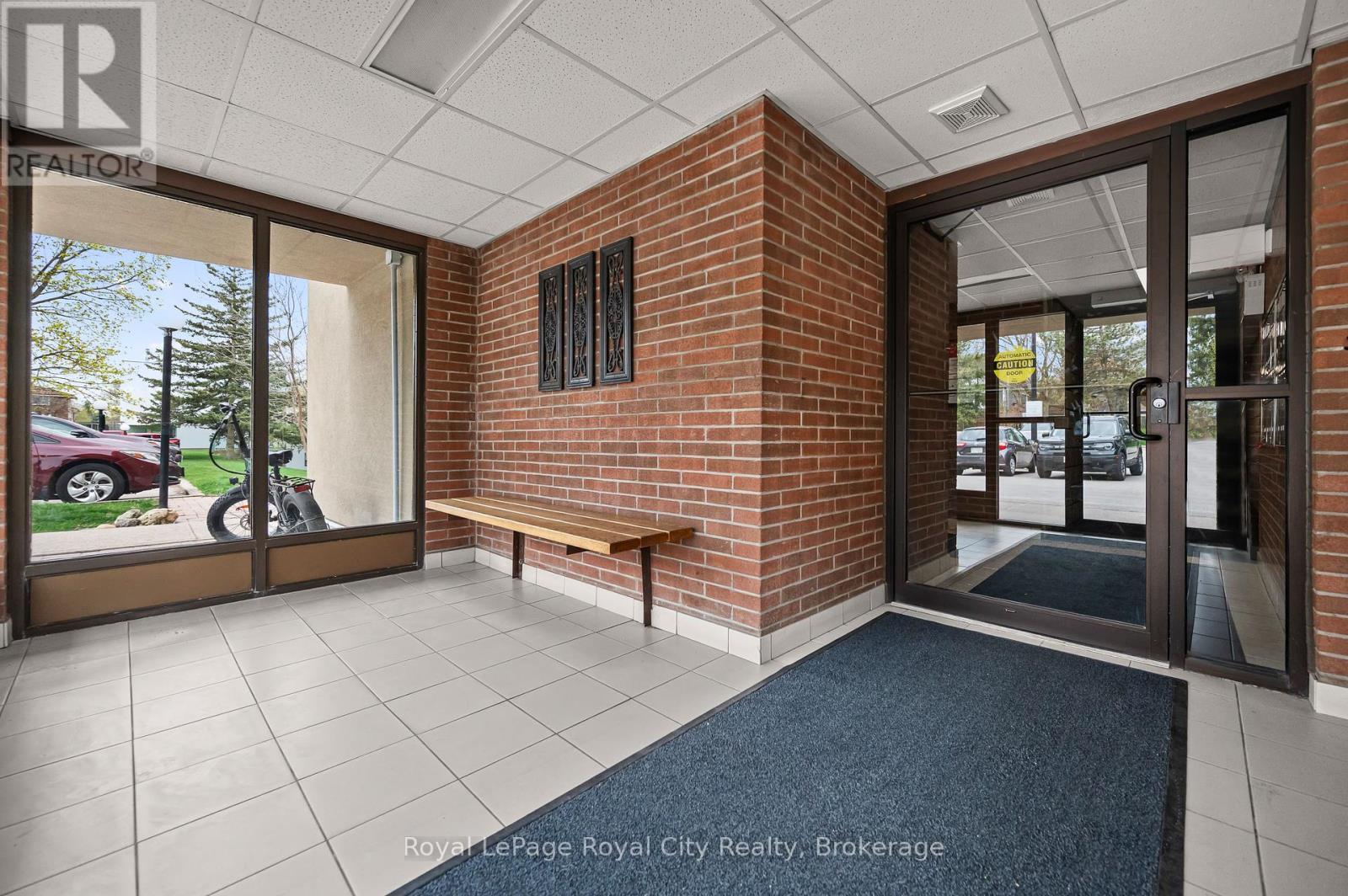












208 - 75 SILVERCREEK PARKWAY N

,
Guelph (Junction/Onward Willow),




Ontario
N1H7R9

