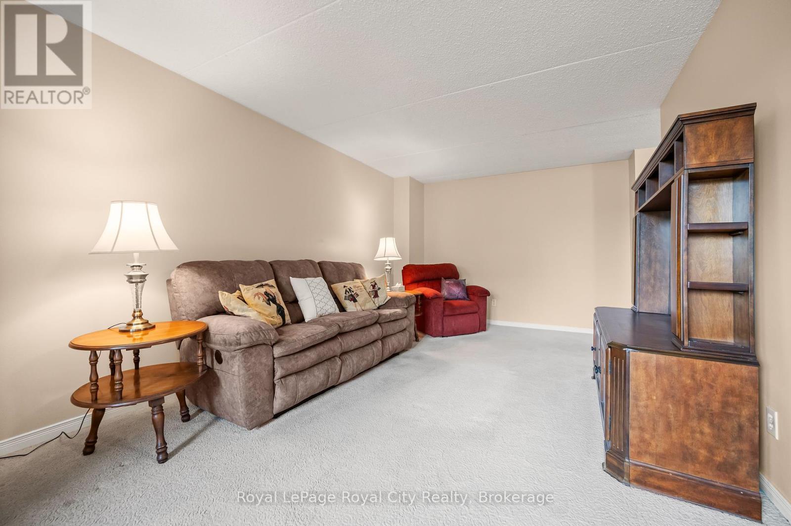 












208 - 75 SILVERCREEK PARKWAY N

,
Guelph (Junction/Onward Willow),




Ontario
N1H7R9

