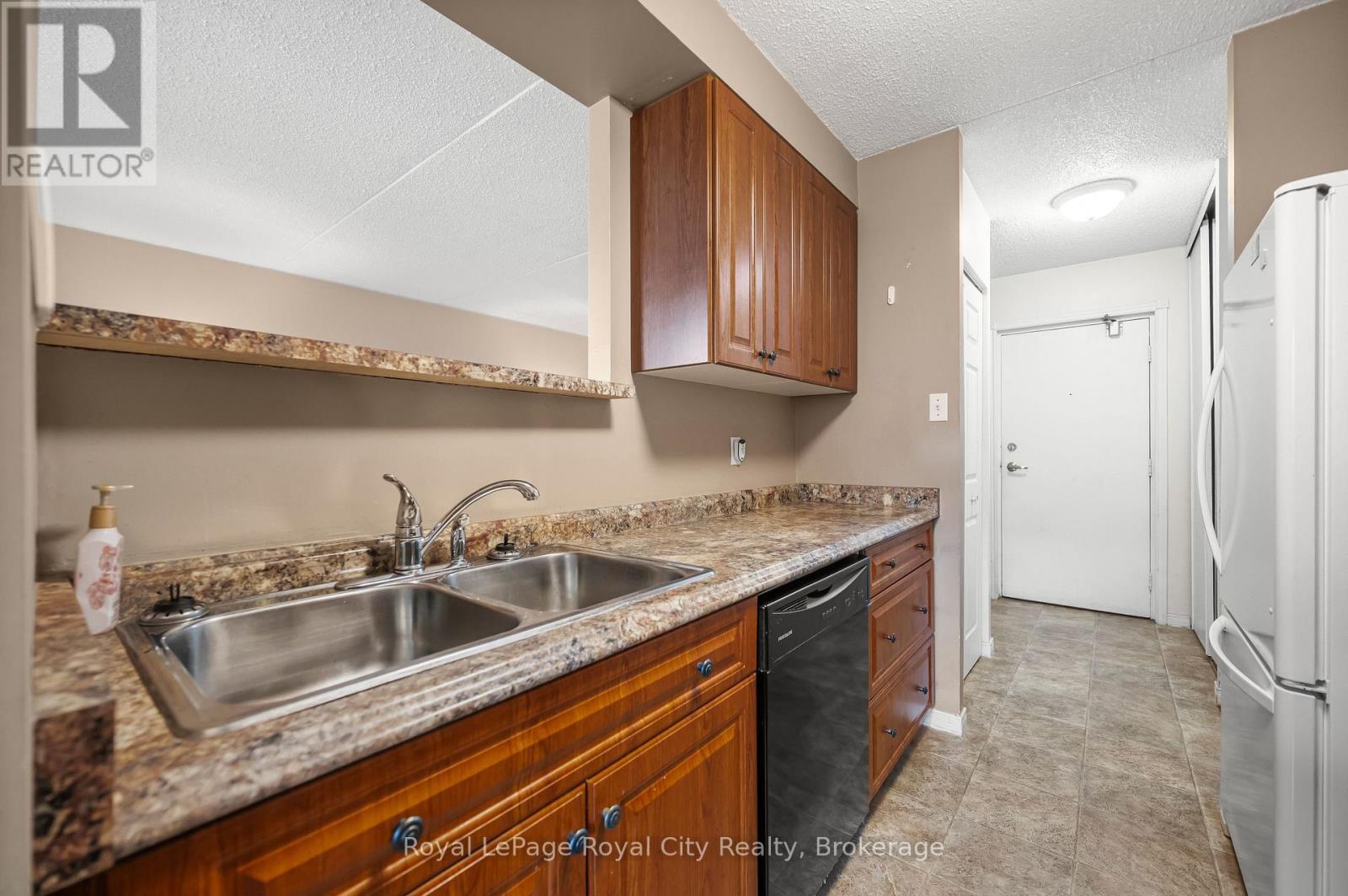 












208 - 75 SILVERCREEK PARKWAY N

,
Guelph (Junction/Onward Willow),




Ontario
N1H7R9

