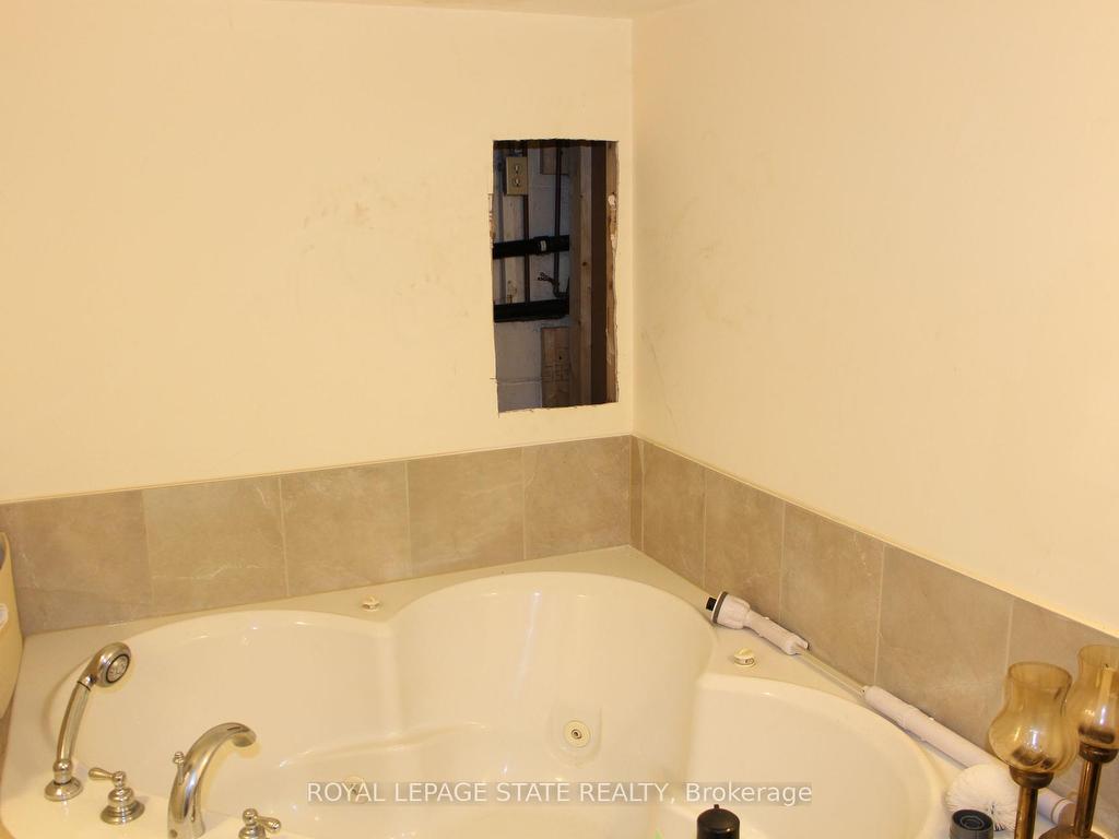 









2112


Upper James

Street,
Hamilton,




ON
L0R 1W0

