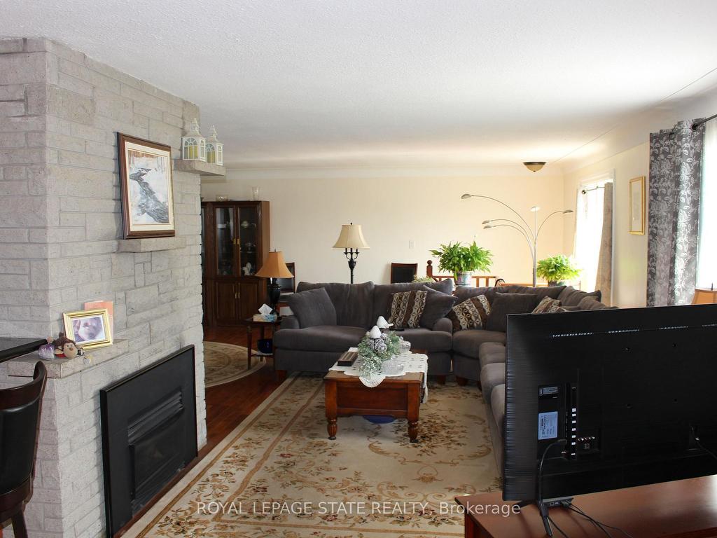 









2112


Upper James

Street,
Hamilton,




ON
L0R 1W0

