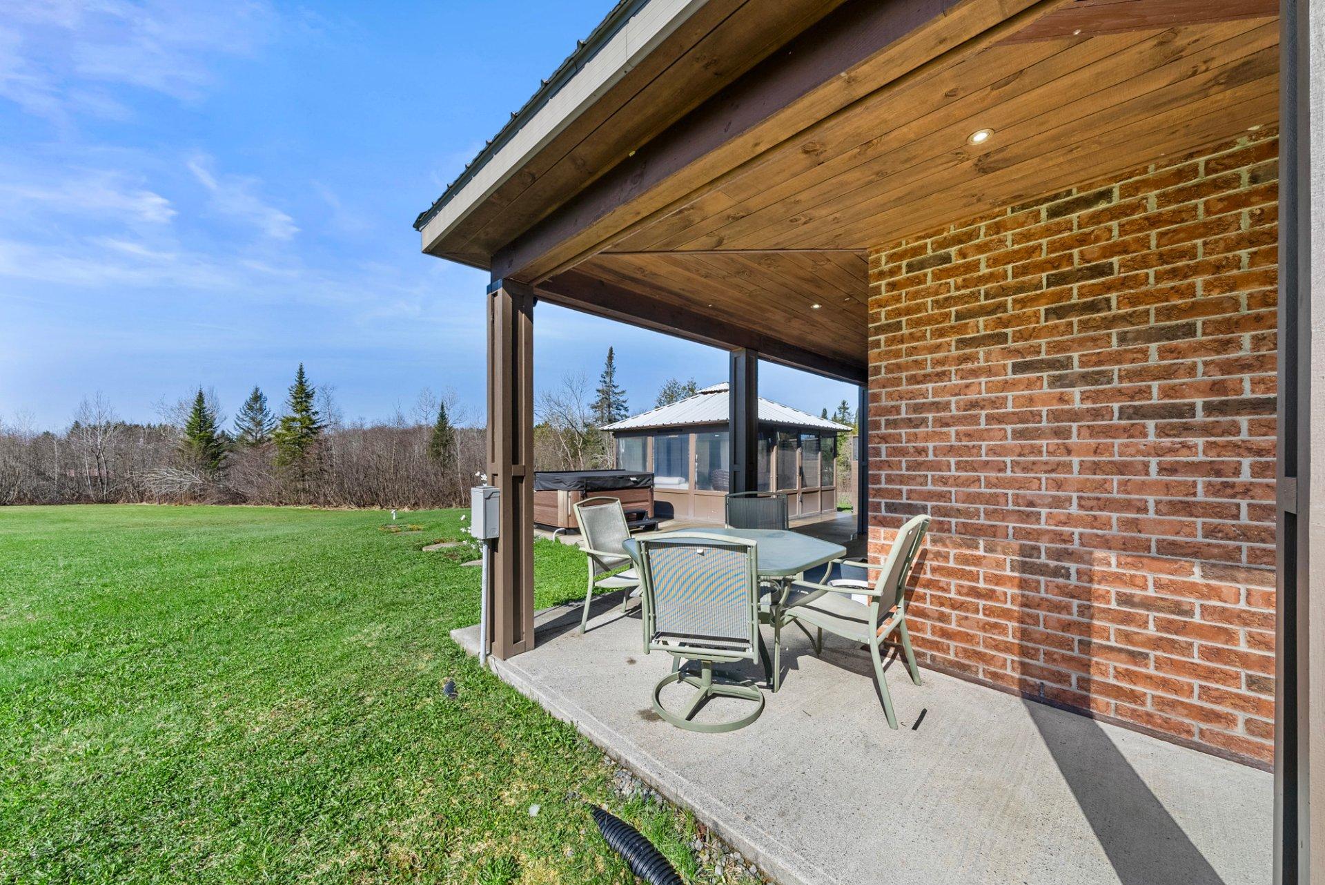 









60


Rue de la Baronne

,
Stoke,




QC
J0B3G0

