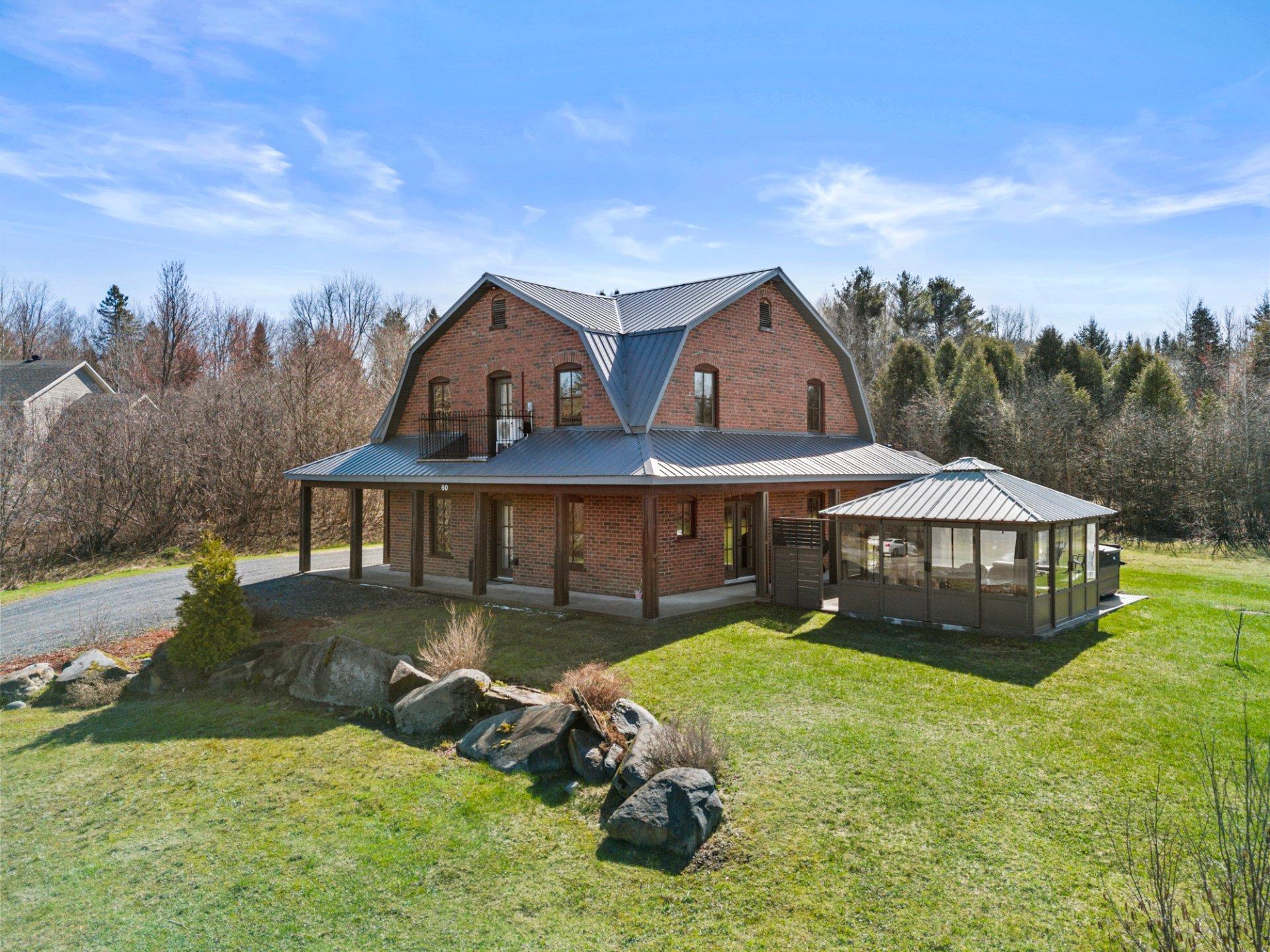 









60


Rue de la Baronne

,
Stoke,




QC
J0B3G0

