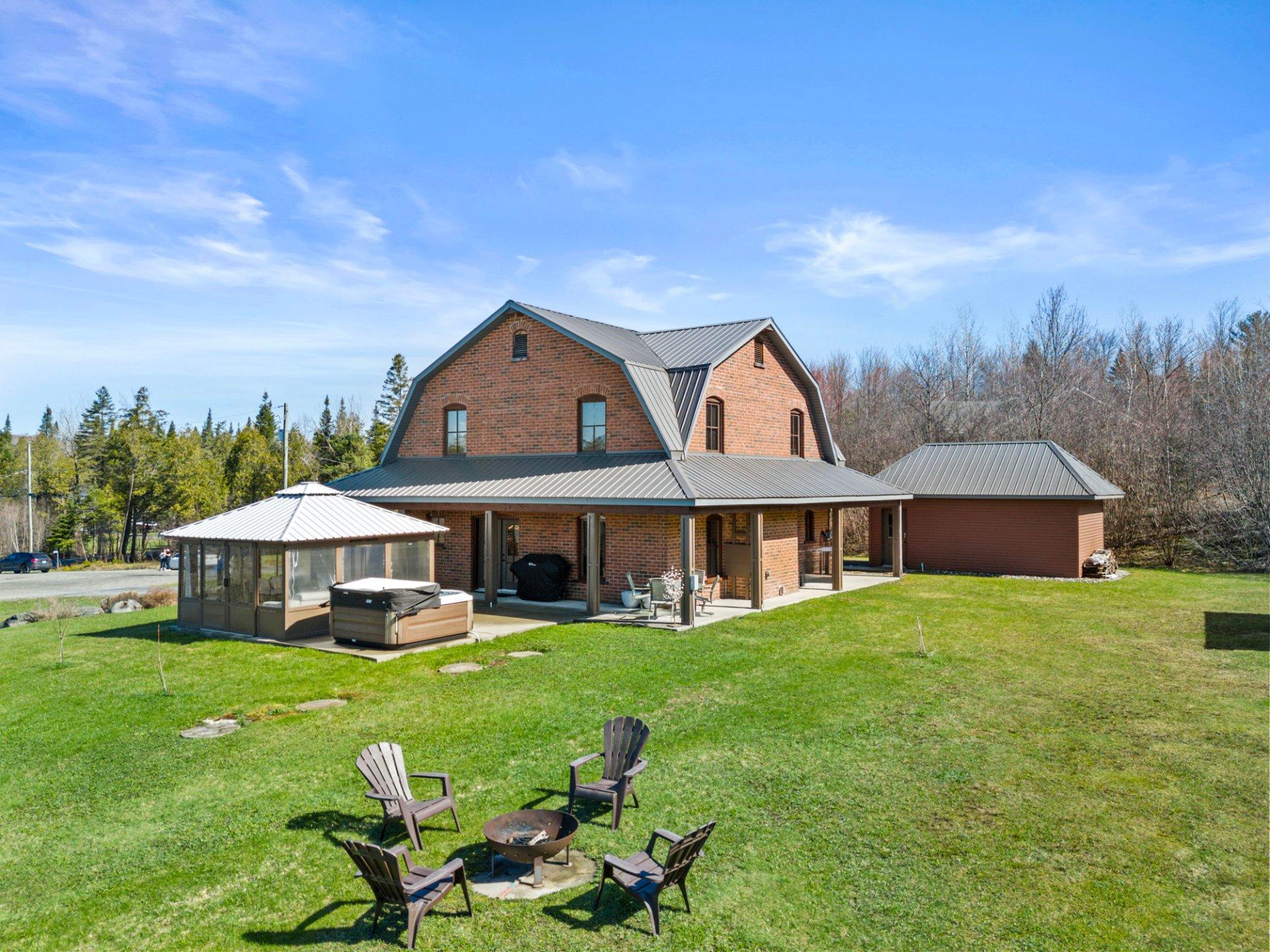 









60


Rue de la Baronne

,
Stoke,




QC
J0B3G0

