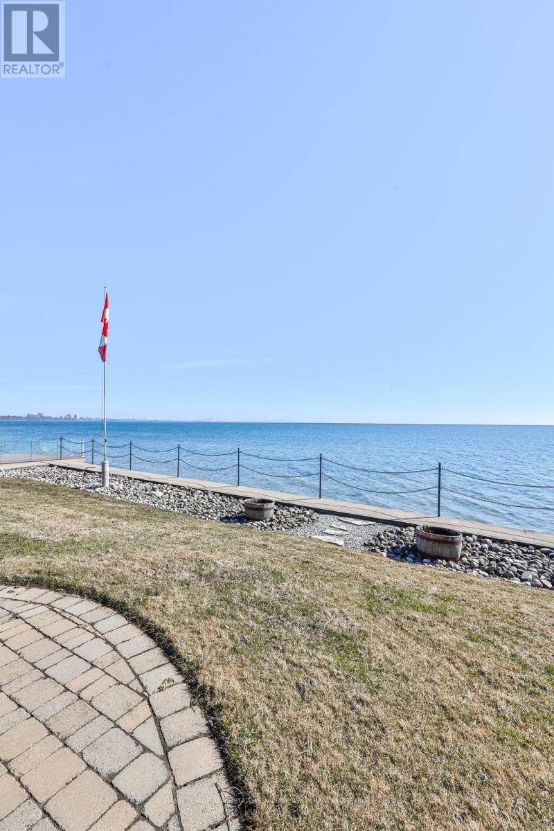 












1460 WATERSEDGE ROAD

,
Mississauga,




Ontario
L5J1A4


